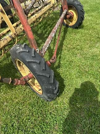 Image of New Holland 256 equipment image 2