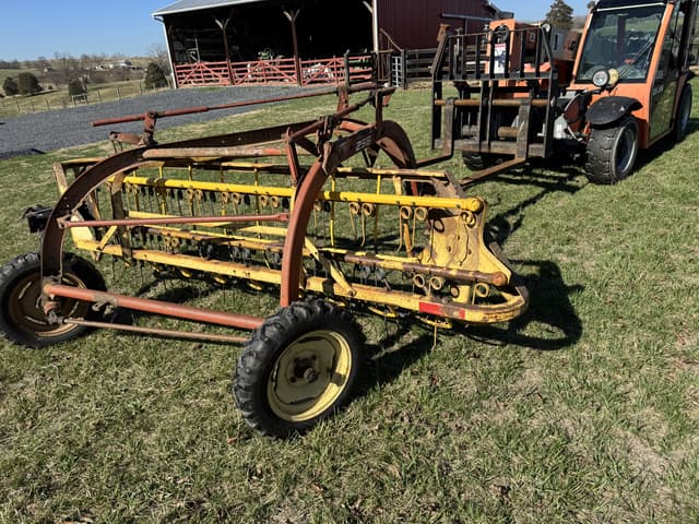 Image of New Holland 256 equipment image 1