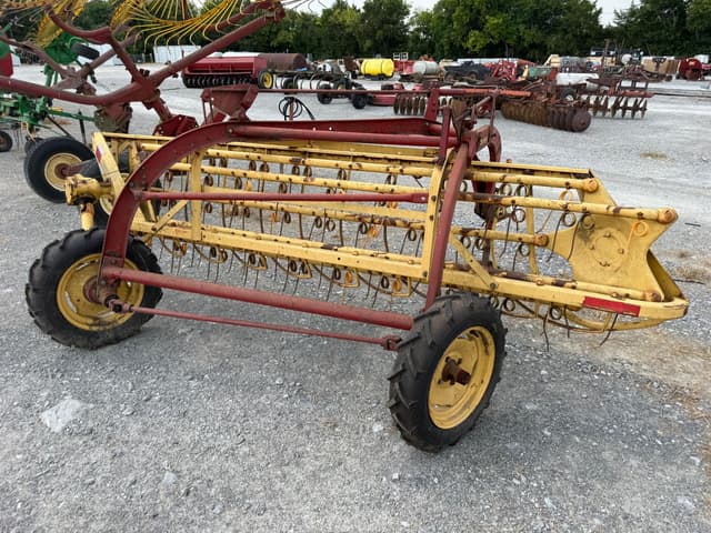 Image of New Holland 256 equipment image 2