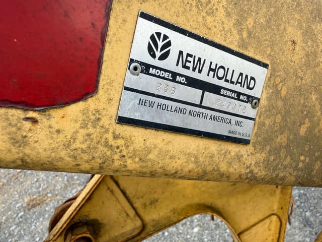 Image of New Holland 256 equipment image 4