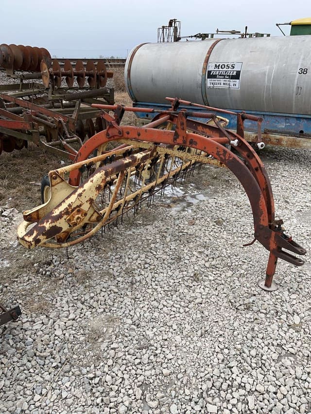 Image of New Holland 256 equipment image 2