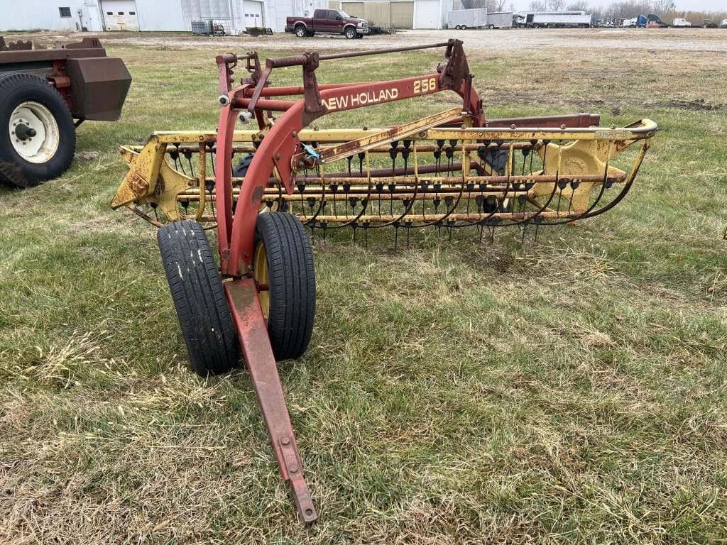 New Holland 256 Equipment Image0