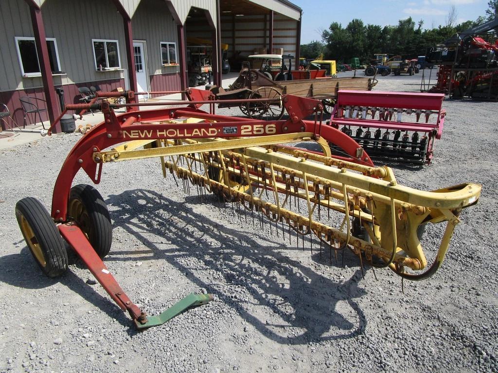 Image of New Holland 256 Image 0