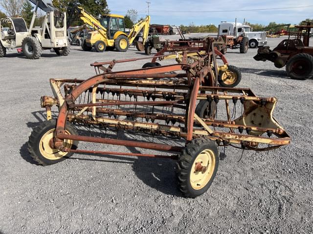 Image of New Holland 256 equipment image 4