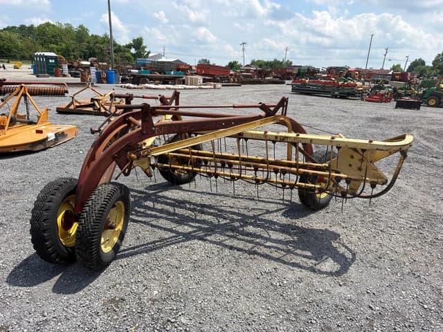 Image of New Holland 256 equipment image 1