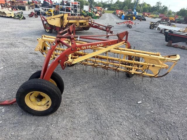Image of New Holland 256 equipment image 1