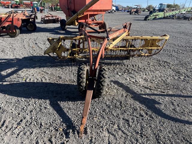 Image of New Holland 256 equipment image 1