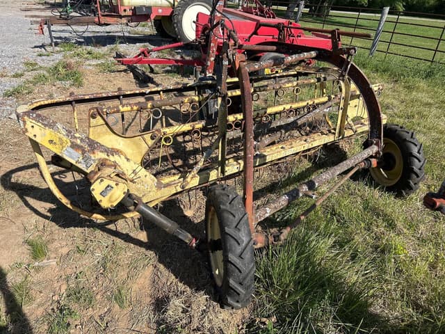 Image of New Holland 256 equipment image 2