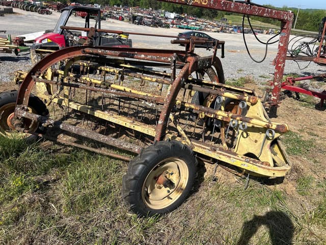 Image of New Holland 256 equipment image 3