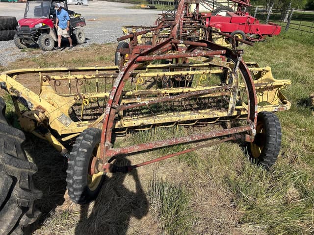 Image of New Holland 256 equipment image 2