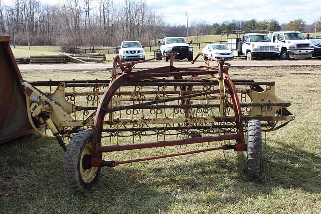 Image of New Holland 256 equipment image 4