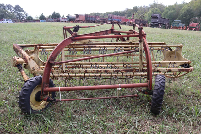 Image of New Holland 256 equipment image 3