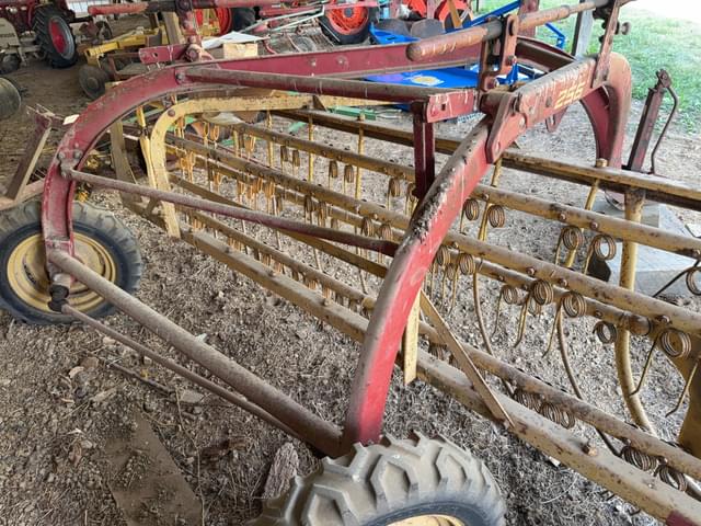 Image of New Holland 256 equipment image 4