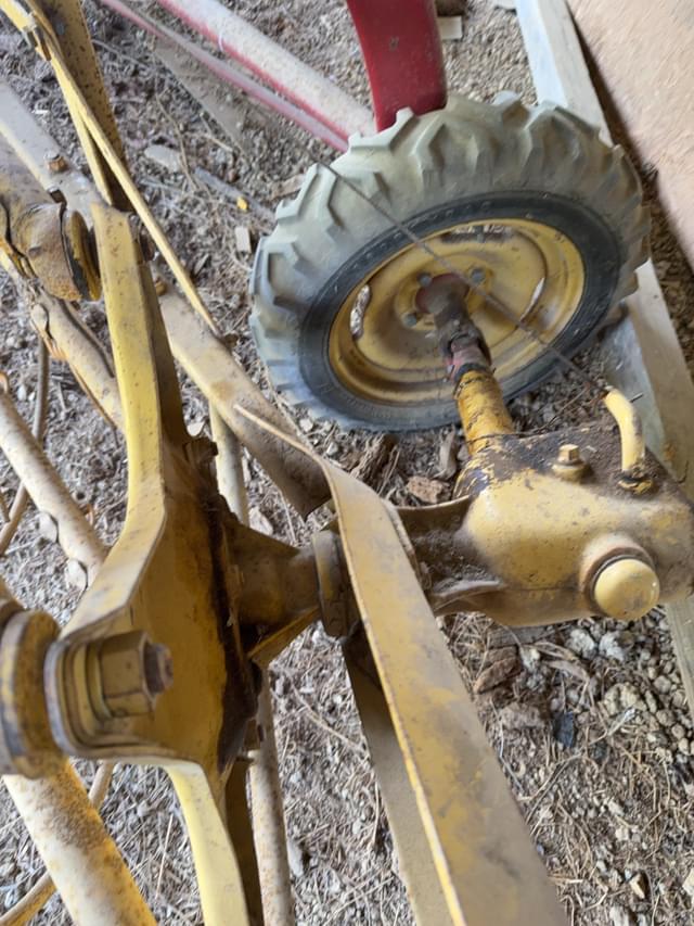 Image of New Holland 256 equipment image 2