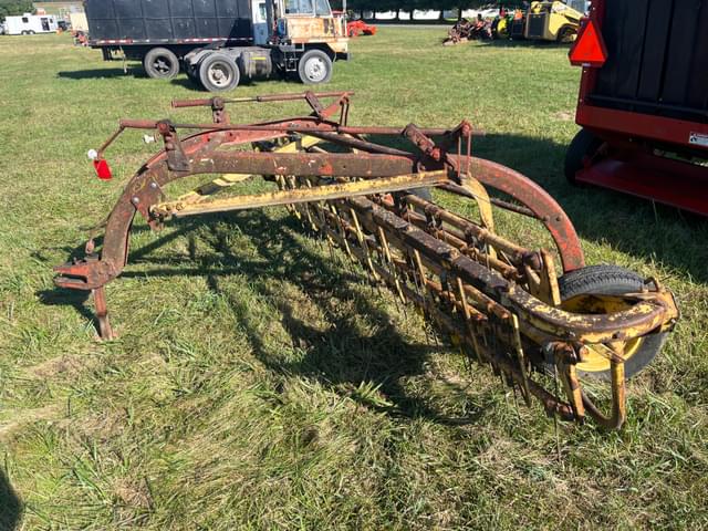 Image of New Holland 256 equipment image 2