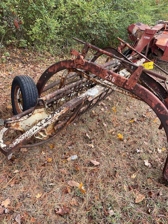 Image of New Holland 56 equipment image 3