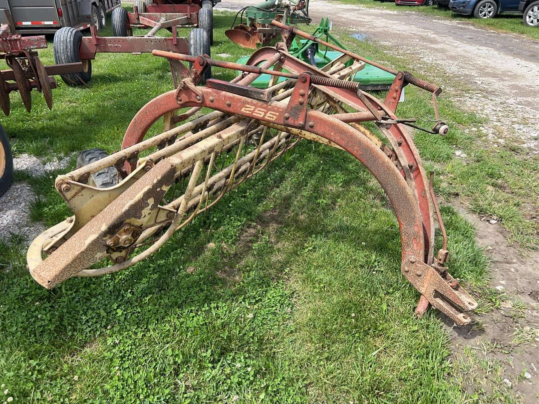 Image of New Holland 256 Image 1