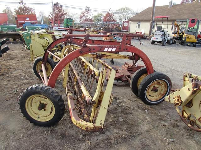 Image of New Holland 256 equipment image 1