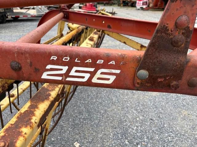 Image of New Holland 256 equipment image 3