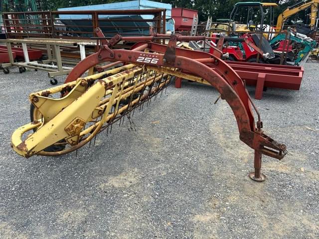 Image of New Holland 256 equipment image 1