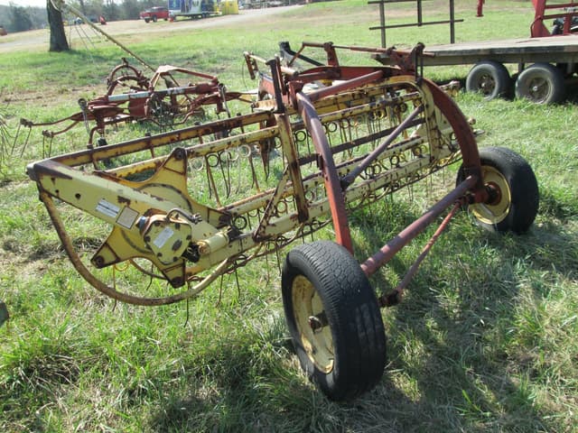 Image of New Holland 256 equipment image 3