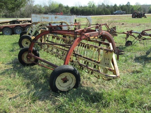 Image of New Holland 256 equipment image 2