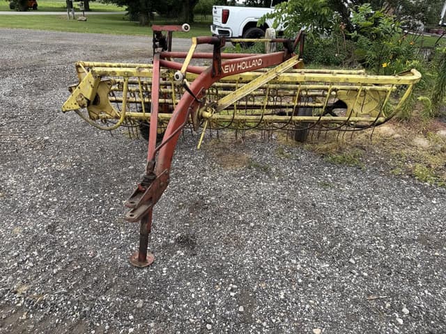Image of New Holland 256 equipment image 2
