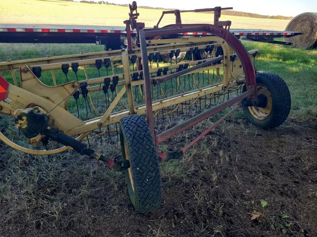 Image of New Holland 256 equipment image 4