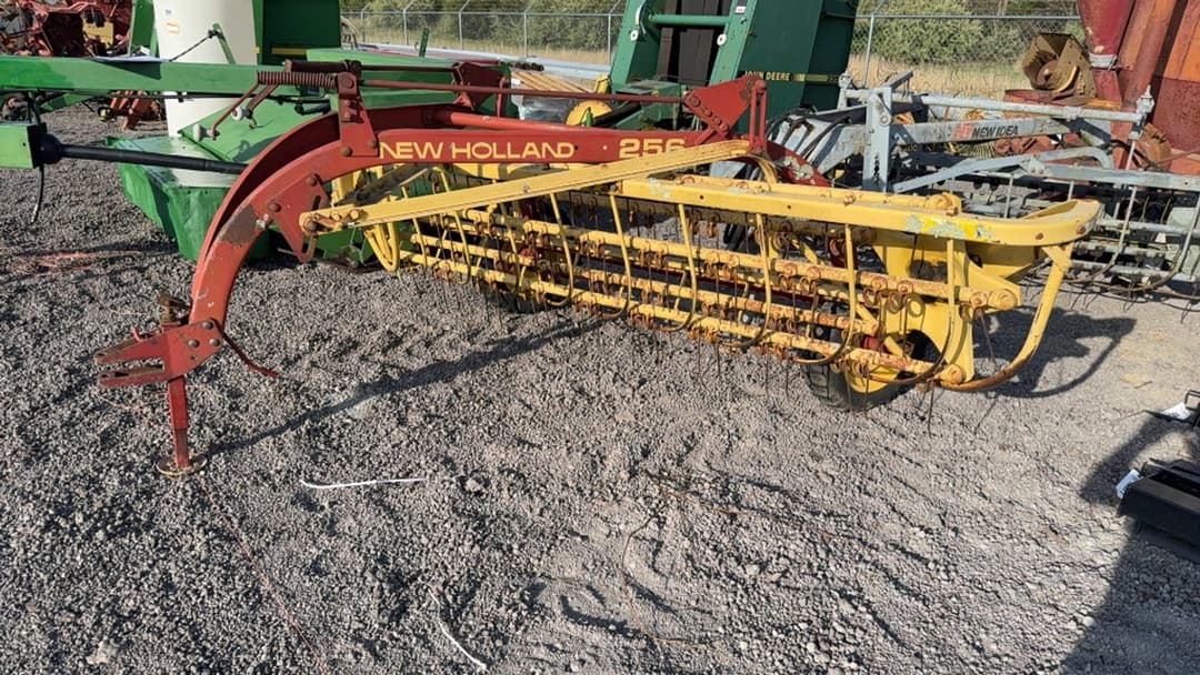 Image of New Holland 256 Image 0