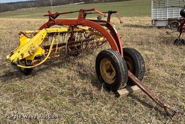 Image of New Holland 256 equipment image 1