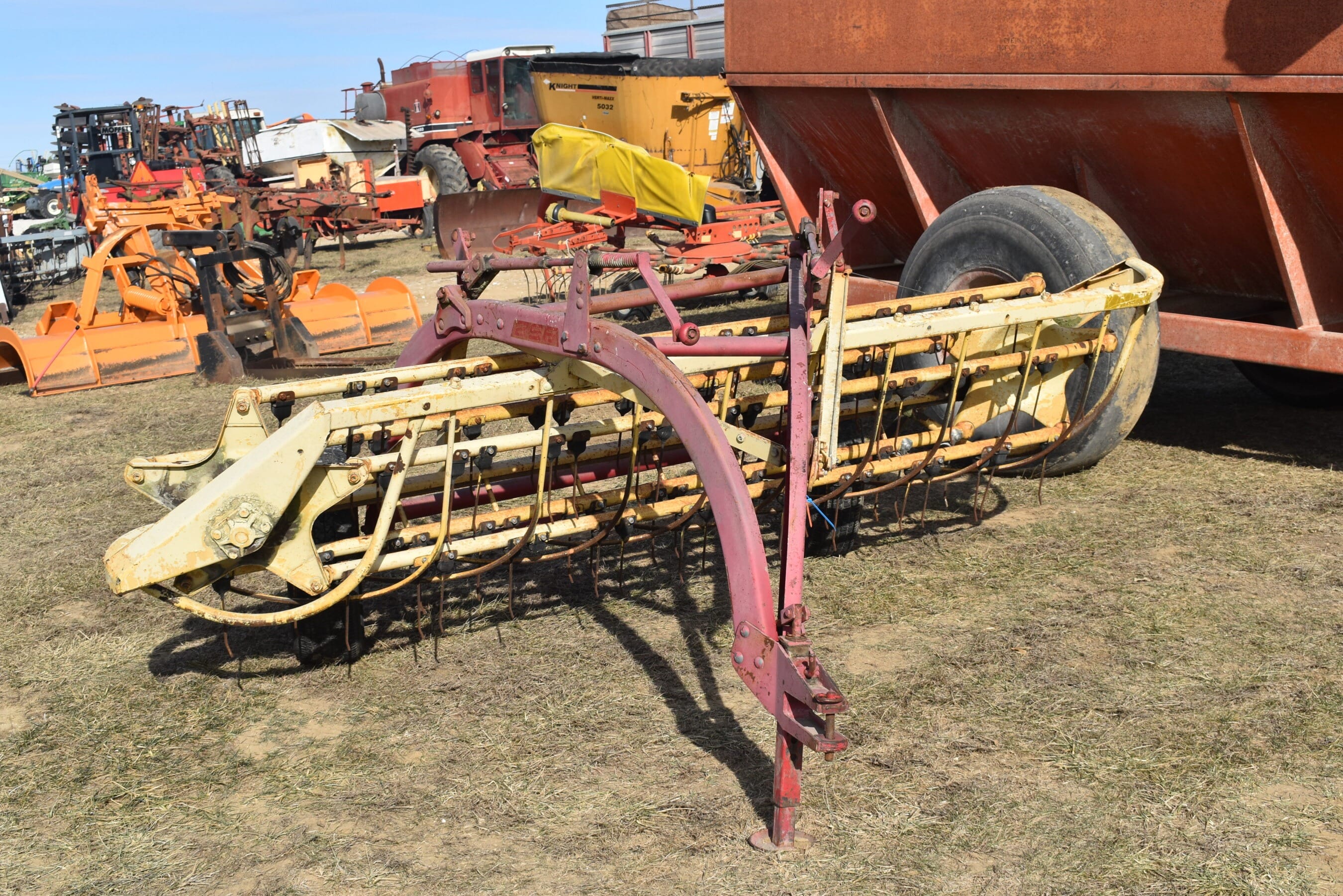 New Holland 256 Equipment Image0