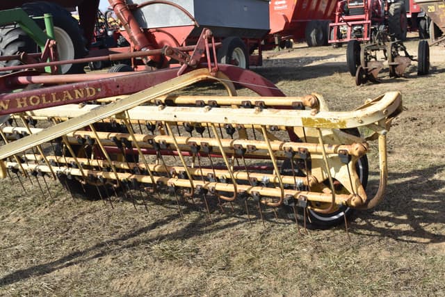 Image of New Holland 256 equipment image 3