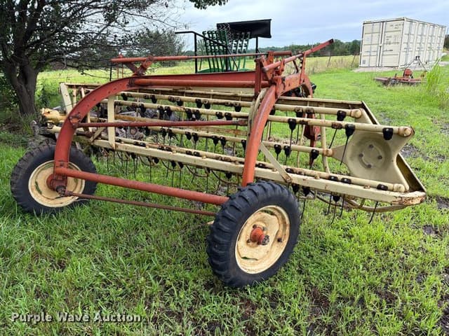 Image of New Holland 256 equipment image 4