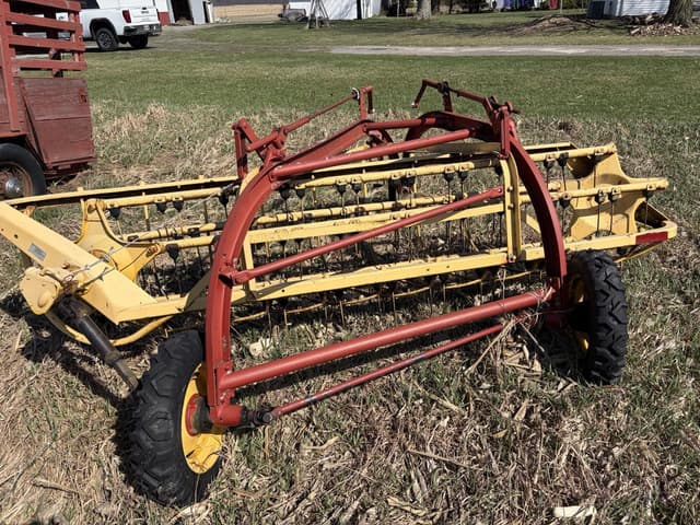 Image of New Holland 256 equipment image 3