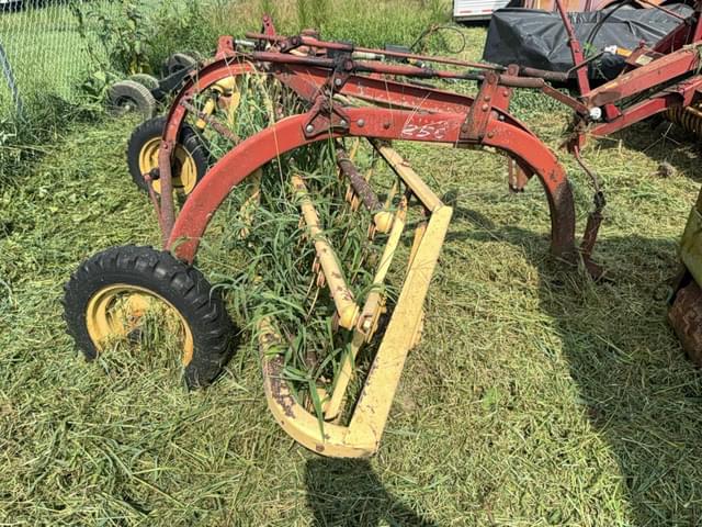 Image of New Holland 256 equipment image 2