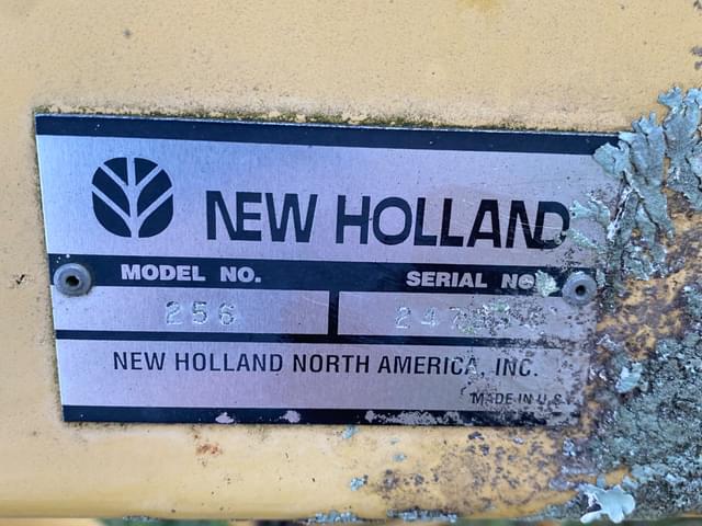 Image of New Holland 256 equipment image 4