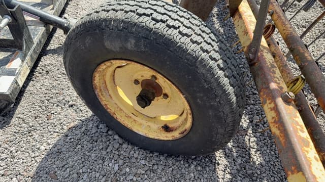 Image of New Holland 256 equipment image 3