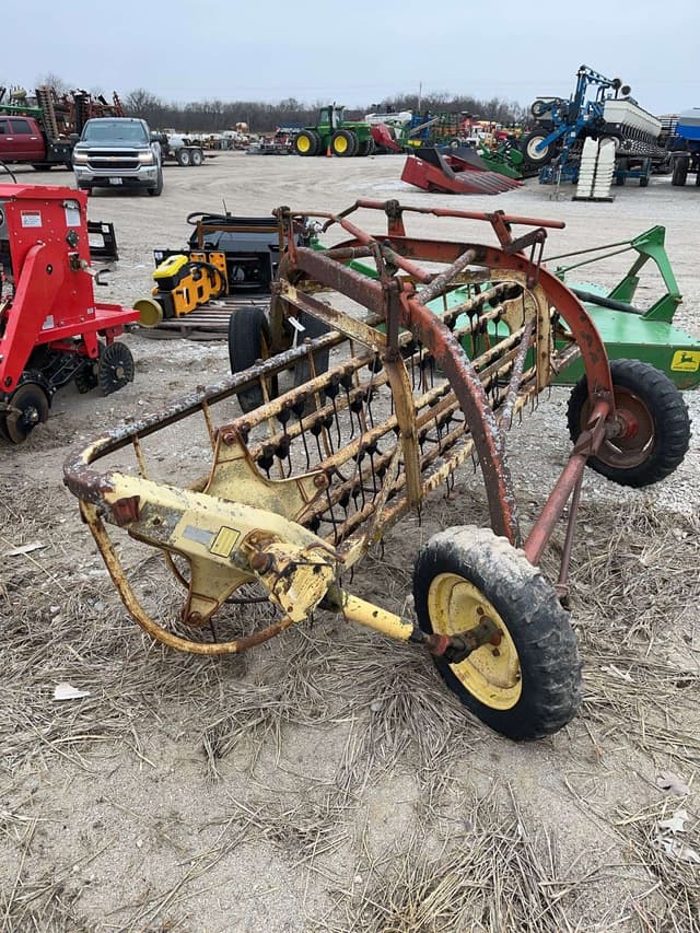 Image of New Holland 256 equipment image 1