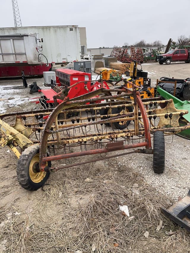 Image of New Holland 256 equipment image 3