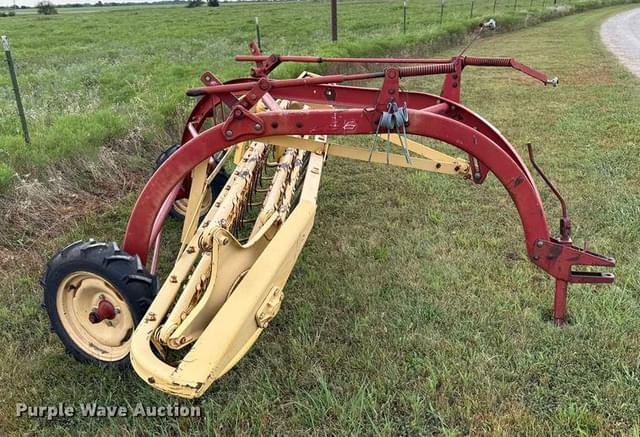 Image of New Holland 256 equipment image 3