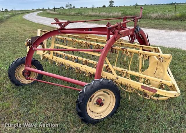 Image of New Holland 256 equipment image 4