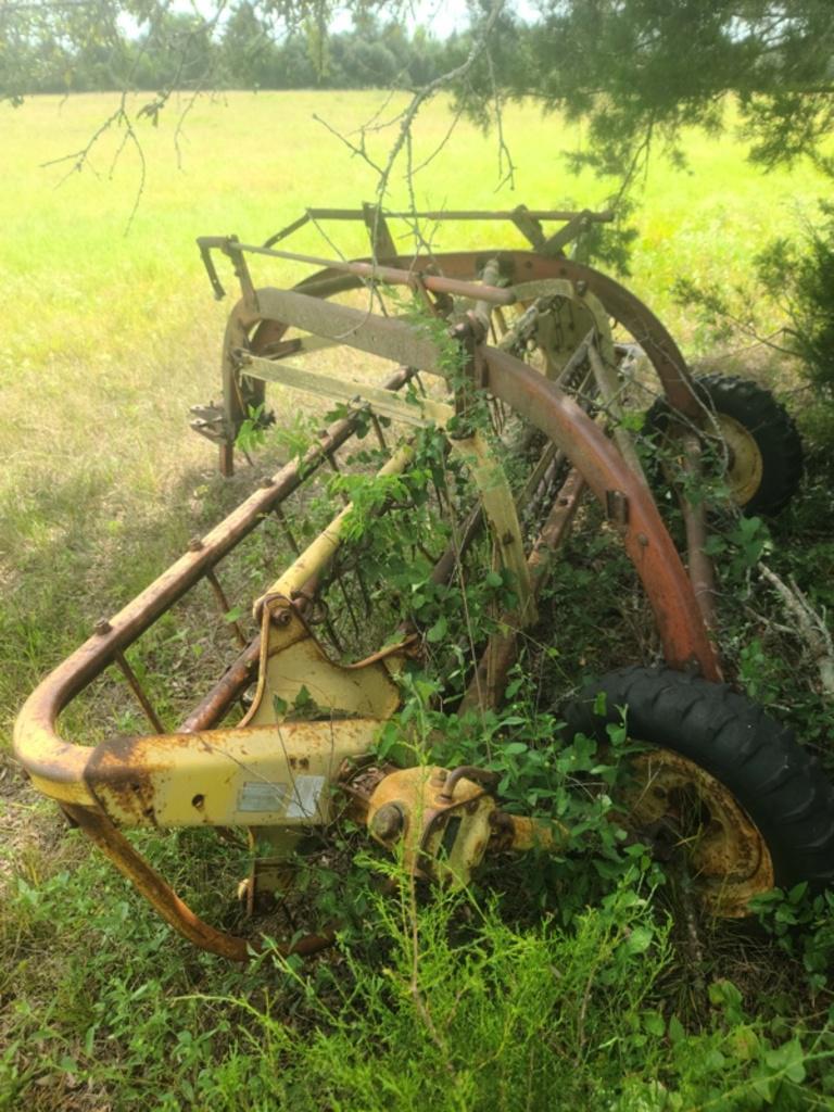 Image of New Holland 256 Image 0