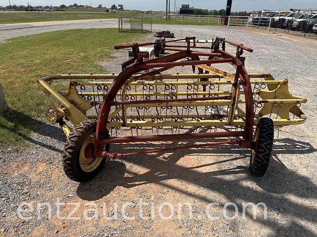 Image of New Holland 256 equipment image 3