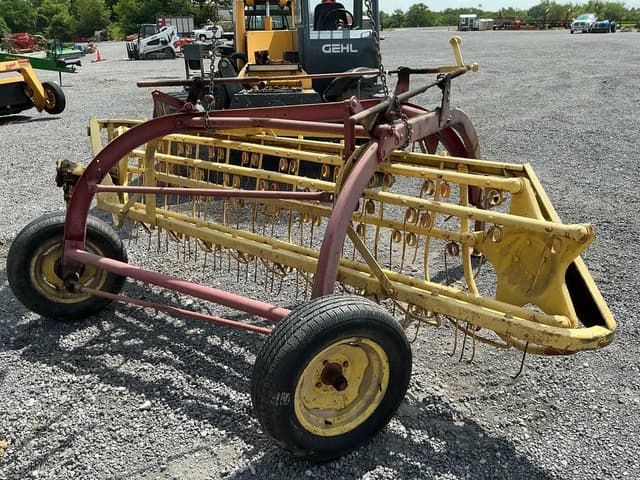 Image of New Holland 256 equipment image 3