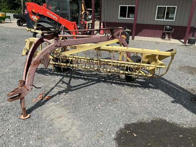 Image of New Holland 256 equipment image 1