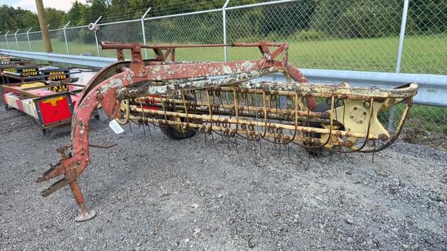 Image of New Holland 256 equipment image 4