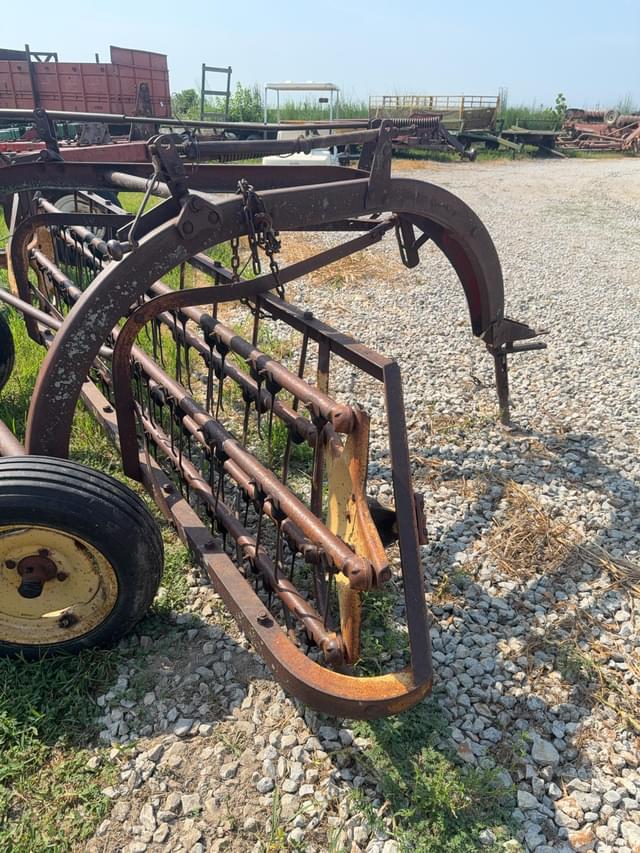 Image of New Holland 256 equipment image 2