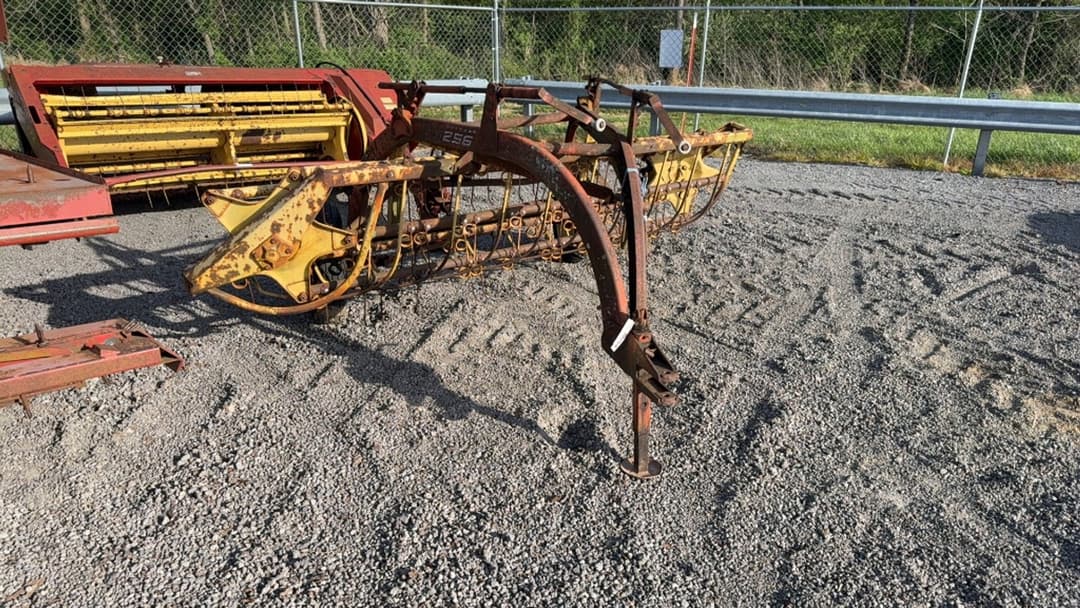 Image of New Holland 256 Image 1