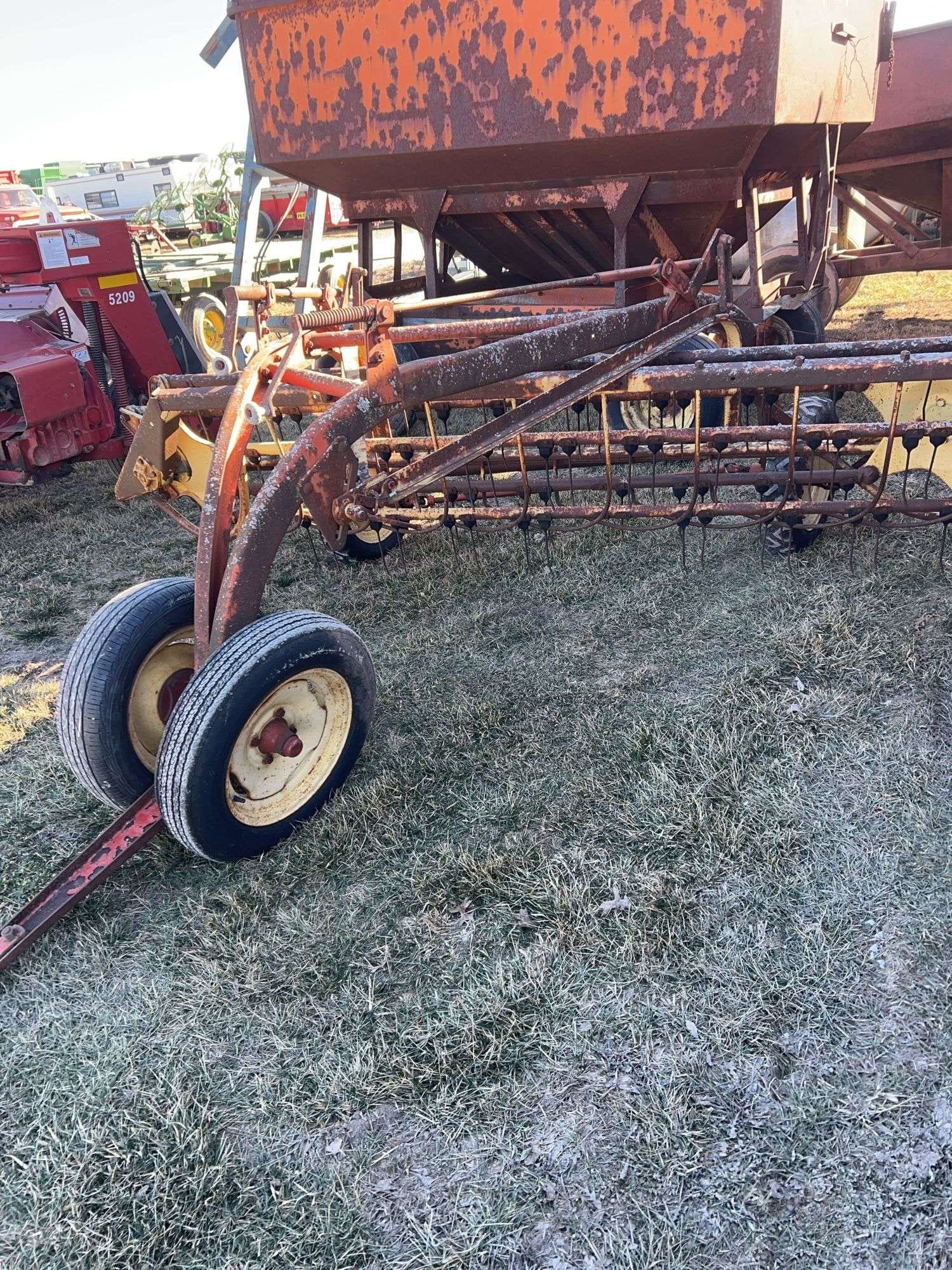 New Holland 256 Equipment Image0