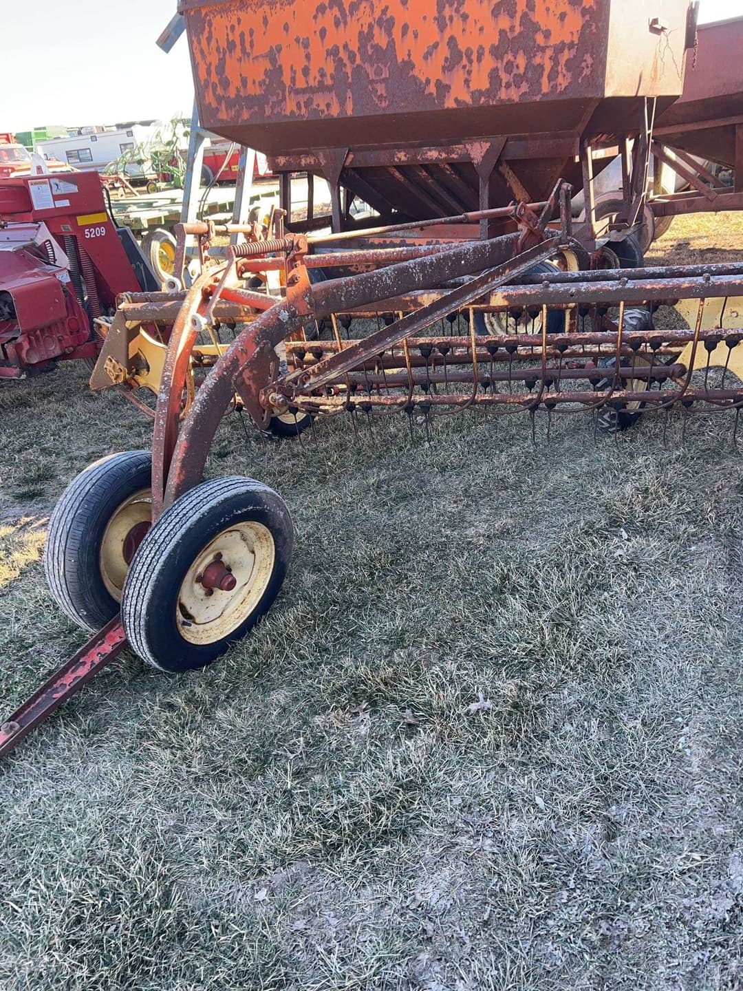 Image of New Holland 256 Primary image